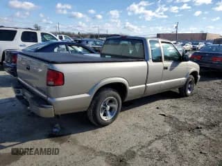 ✅ 2001 Chevrolet S-10 LS • VIN: 1GCCS19571K141956 • Лот: 87008824. Опубликован ранее на Copart с пробегом 110 035 миль. Бесплатный доступ к архиву аукционных продаж из США и подробный отчёт об истории автомобиля на DreamBid. Изображение 3.