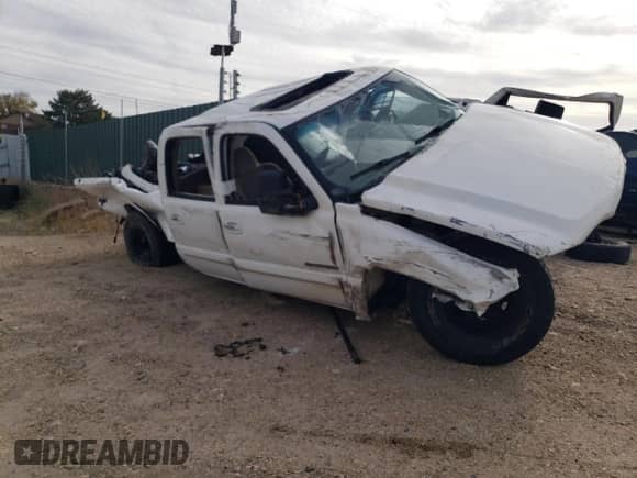 2005 Chevrolet Silverado 2500HD LT with VIN 1GCHK23225F929987, listed as a Copart auction lot 60077415 with Not provided miles and Salvage title. Bid and sale history available at DreamBid. Image 4.