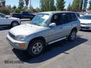 ✅ 1999 Toyota RAV4 • VIN: JT3HP10V7X7115328 • Lot: 43072197. Wystawiony na IAAI z przebiegiem 260 581 mil. Bezpłatny archiwum sprzedaży aukcyjnych z USA i szczegółowy raport historii pojazdu na DreamBid. Zdjęcie 2.