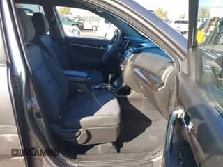 ✅ 2012 Kia Sorento LX • VIN: 5XYKTDA22CG243461 • Lot: 43486898. Wystawiony na IAAI z przebiegiem 228 388 mil. Bezpłatny archiwum sprzedaży aukcyjnych z USA i szczegółowy raport historii pojazdu na DreamBid. Zdjęcie 5.