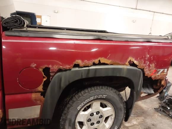 2006 Chevrolet Silverado 1500 LT1 с VIN 2GCEK13T861135557, выставлен на аукционе IAAI как лот 42057498 с пробегом 174 440 миль миль и . История ставок и продаж доступна на DreamBid. Изображение 18.