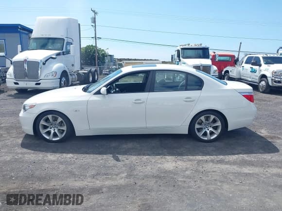 ✅ 2007 BMW 5 Series 550i • VIN: WBANB53537CP08348 • Lot: 43539262. Listed on IAAI with 39,037 mi. Free auction sales archive from the USA and detailed vehicle history report at DreamBid. Image 14.