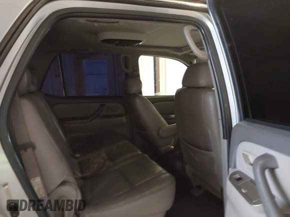 ✅ 2001 Toyota Sequoia Limited • VIN: 5TDBT48A21S004330 • Lot: 43706396. Listed on IAAI with 233,359 mi. Free auction sales archive from the USA and detailed vehicle history report at DreamBid. Image 8.