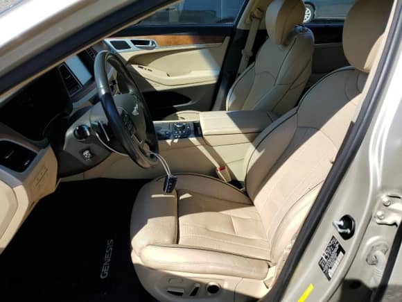 2015 Hyundai Genesis 5.0L с VIN KMHGN4JFXFU034664, выставлен на аукционе Copart как лот 61185304 с пробегом 70 988 миль миль и Списание • Salvage title. История ставок и продаж доступна на DreamBid. Изображение 7.