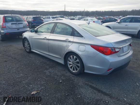 ✅ 2014 Hyundai Sonata SE • VIN: 5NPEC4AC8EH896619 • Лот: 43884254. Опубликован ранее на IAAI с пробегом 215 780 миль. Бесплатный доступ к архиву аукционных продаж из США и подробный отчёт об истории автомобиля на DreamBid. Изображение 3.