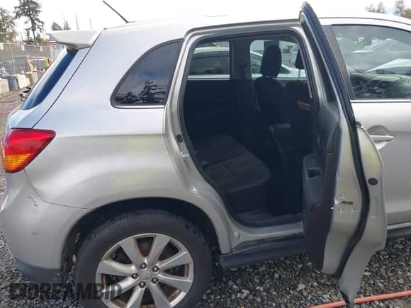 2014 Mitsubishi Outlander SE с VIN 4A4AR4AU1EE026516, выставлен на аукционе IAAI как лот 43337686 с пробегом 113 351 миль миль и . История ставок и продаж доступна на DreamBid. Изображение 8.