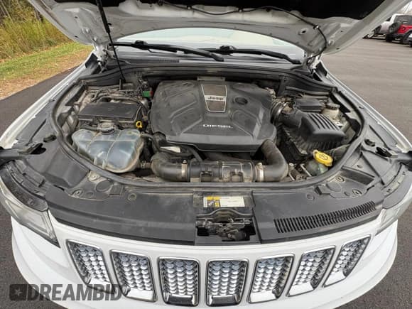 ✅ 2015 Jeep Grand Cherokee Summit • VIN: 1C4RJFJM8FC887279 • Lot: 92039305. Listed on Copart with 240,185 mi. Free auction sales archive from the USA and detailed vehicle history report at DreamBid. Image 7.