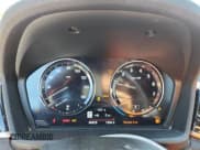 ✅ 2019 BMW X1 sDrive28i • VIN: WBXHU7C57K5L11781 • Lot: 84984175. Wystawiony na Copart z przebiegiem 96 925 mil. Bezpłatny archiwum sprzedaży aukcyjnych z USA i szczegółowy raport historii pojazdu na DreamBid. Zdjęcie 9.