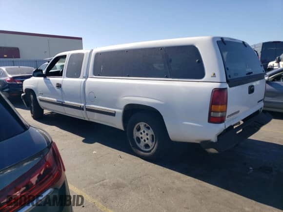 2002 Chevrolet Silverado 1500 with VIN 1GCEC19T02E150146, listed as a Copart auction lot 77425664 with 295,228 mi miles and Salvage title. Bid and sale history available at DreamBid. Image 2.