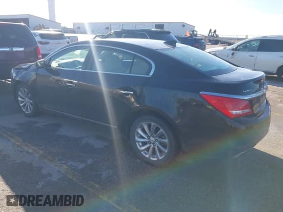 ✅ 2016 Buick LaCrosse Leather • VIN: 1G4GB5G3XGF210274 • Lot: 43393415. Wystawiony na IAAI z przebiegiem 138 366 mil. Bezpłatny archiwum sprzedaży aukcyjnych z USA i szczegółowy raport historii pojazdu na DreamBid. Zdjęcie 3.