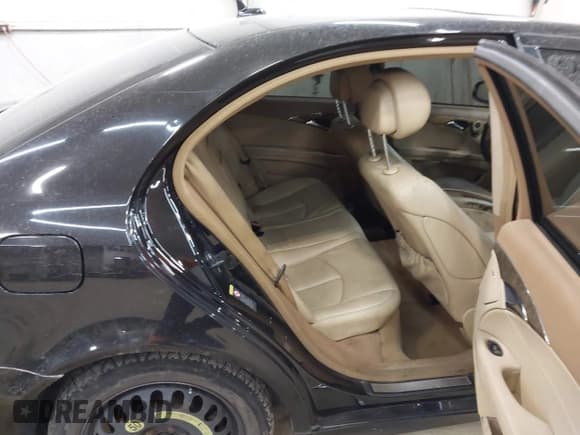 ✅ 2008 Mercedes-Benz E 350 Luxury • VIN: WDBUF87X48B259090 • Lot: 43428207. Wystawiony na IAAI z przebiegiem 221 770 mil. Bezpłatny archiwum sprzedaży aukcyjnych z USA i szczegółowy raport historii pojazdu na DreamBid. Zdjęcie 8.