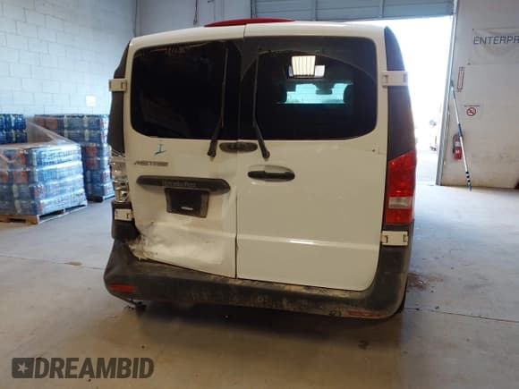✅ 2022 Mercedes-Benz Metris Cargo • VIN: W1YV0BEY2N3964584 • Lot: 43439418. Wystawiony na IAAI z przebiegiem 57 293 mil. Bezpłatny archiwum sprzedaży aukcyjnych z USA i szczegółowy raport historii pojazdu na DreamBid. Zdjęcie 16.