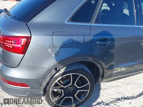 ✅ 2016 Audi Q3 Prestige • VIN: WA1GFCFS9GR010629 • Lot: 43614423. Wystawiony na IAAI z przebiegiem 87 369 mil. Bezpłatny archiwum sprzedaży aukcyjnych z USA i szczegółowy raport historii pojazdu na DreamBid. Zdjęcie 6.