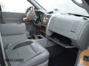 ✅ 2008 Chrysler Aspen Limited • VIN: 1A8HW58218F124834 • Лот: 43531408. Опубликован ранее на IAAI с пробегом Не указан. Бесплатный доступ к архиву аукционных продаж из США и подробный отчёт об истории автомобиля на DreamBid. Изображение 5.