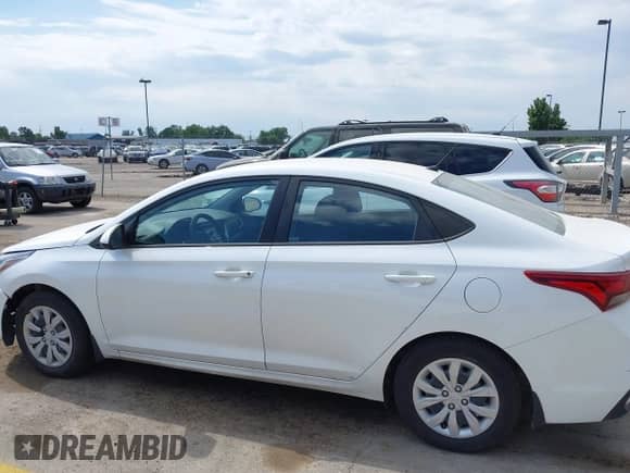 2019 Hyundai Accent SE z VIN 3KPC24A35KE060275, wystawiony jako IAAI lot #42450114 z przebiegiem 14 224 mil mil oraz . Historia ofert i sprzedaży dostępna na DreamBid. Obrazek 14.