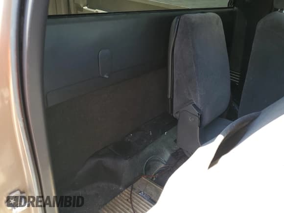 ✅ 2005 Chevrolet Silverado 1500 Work Truck • VIN: 1GCEC14V65Z308365 • Lot: 63710955. Listed on Copart with 202,711 mi. Free auction sales archive from the USA and detailed vehicle history report at DreamBid. Image 10.