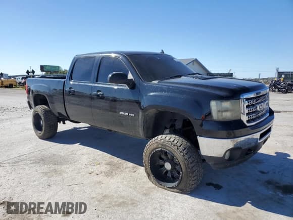 ✅ 2013 GMC Sierra 2500HD SLT • VIN: 1GT121C89DF104639 • Lot: 87241785. Listed on Copart with 156,735 mi. Free auction sales archive from the USA and detailed vehicle history report at DreamBid. Image 4.