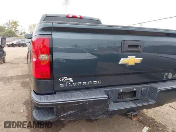 ✅ 2017 Chevrolet Silverado 1500 LT • VIN: 3GCUKREC8HG165188 • Lot: 43441497. Listed on IAAI with 146,133 mi. Free auction sales archive from the USA and detailed vehicle history report at DreamBid. Image 17.
