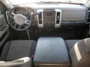 ✅ 2010 Dodge 1500 SLT • VIN: 1D7RB1GT3AS246530 • Lot: 75389734. Wystawiony na Copart z przebiegiem 54 566 mil. Bezpłatny archiwum sprzedaży aukcyjnych z USA i szczegółowy raport historii pojazdu na DreamBid. Zdjęcie 8.