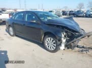 ✅ 2012 Volkswagen Passat S • VIN: 1VWAP7A39CC023813 • Lot: 42007470. Wystawiony na IAAI z przebiegiem 165 737 mil. Bezpłatny archiwum sprzedaży aukcyjnych z USA i szczegółowy raport historii pojazdu na DreamBid. Zdjęcie 1.