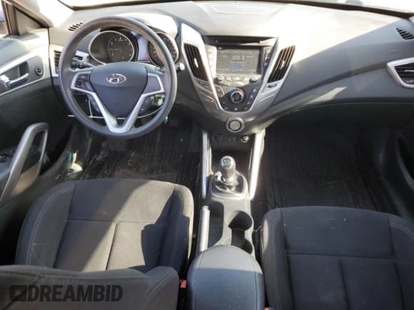 ✅ 2016 Hyundai Veloster • VIN: KMHTC6AD1GU270295 • Lot: 76470894. Wystawiony na Copart z przebiegiem 129 276 mil. Bezpłatny archiwum sprzedaży aukcyjnych z USA i szczegółowy raport historii pojazdu na DreamBid. Zdjęcie 8.