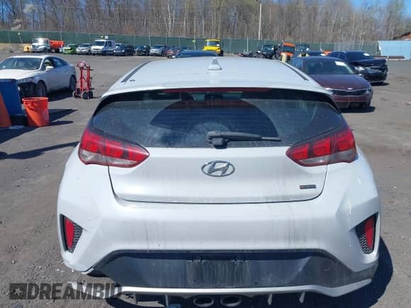 2020 Hyundai Veloster Turbo R-Spec z VIN KMHTH6AB1LU027676, wystawiony jako IAAI lot #42064952 z przebiegiem 88 778 mil mil oraz . Historia ofert i sprzedaży dostępna na DreamBid. Obrazek 16.
