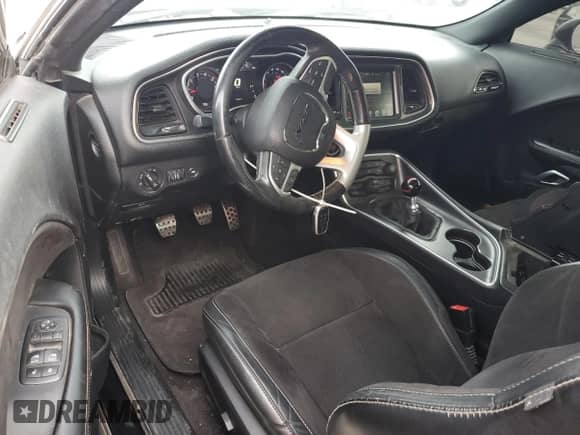 2016 Dodge Challenger SRT 392 с VIN 2C3CDZDJXGH331929, выставлен на аукционе Copart как лот 81610275 с пробегом 64 882 миль миль и Списание • Salvage title. История ставок и продаж доступна на DreamBid. Изображение 8.