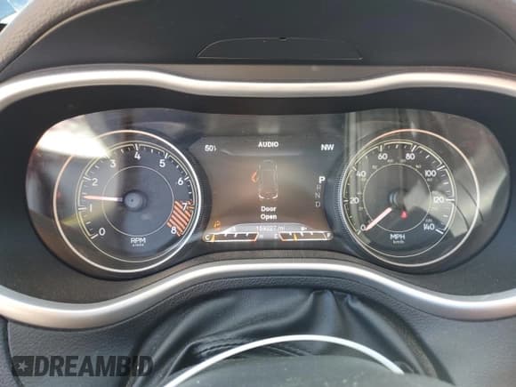 ✅ 2014 Jeep Cherokee Trailhawk • VIN: 1C4PJMBS3EW280843 • Lot: 82603235. Wystawiony na Copart z przebiegiem 159 227 mil. Bezpłatny archiwum sprzedaży aukcyjnych z USA i szczegółowy raport historii pojazdu na DreamBid. Zdjęcie 9.