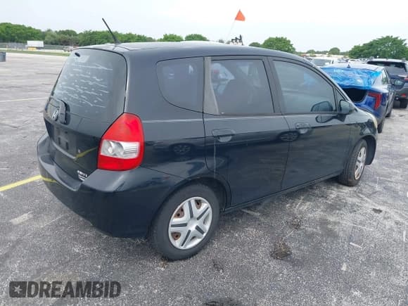 ✅ 2008 Honda Fit • VIN: JHMGD38438S005414 • Lot: 42411098. Listed on IAAI with 147,979 mi. Free auction sales archive from the USA and detailed vehicle history report at DreamBid. Image 4.