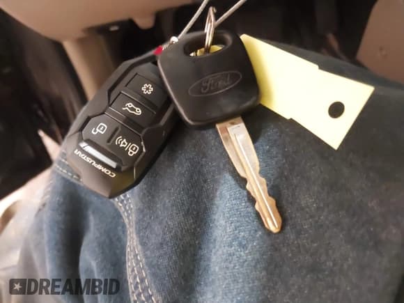 ✅ 2004 Ford Escape Limited • VIN: 1FMCU941X4KA46157 • Lot: 41722303. Listed on IAAI with 220,404 mi. Free auction sales archive from the USA and detailed vehicle history report at DreamBid. Image 11.