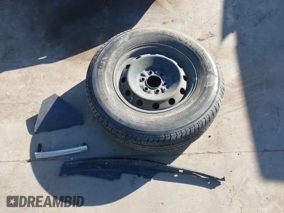 ✅ 2004 Ford Expedition XLS • VIN: 1FMRU13W64LB51765 • Lot: 41760670. Wystawiony na IAAI z przebiegiem 84 333 mil. Bezpłatny archiwum sprzedaży aukcyjnych z USA i szczegółowy raport historii pojazdu na DreamBid. Zdjęcie 12.