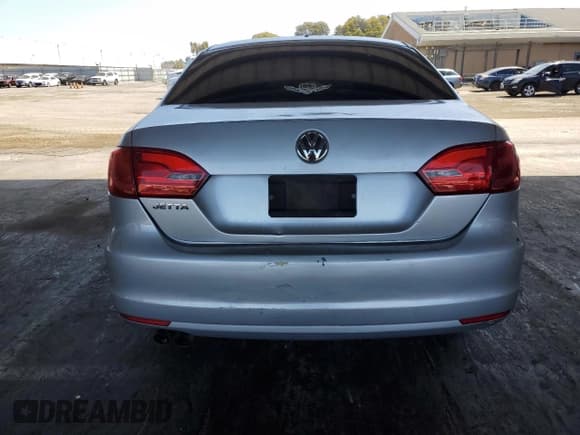 ✅ 2012 Volkswagen Jetta S • VIN: 3VW2K7AJ8CM354625 • Лот: 61662375. Опубликован ранее на Copart с пробегом 142 968 миль. Бесплатный доступ к архиву аукционных продаж из США и подробный отчёт об истории автомобиля на DreamBid. Изображение 6.