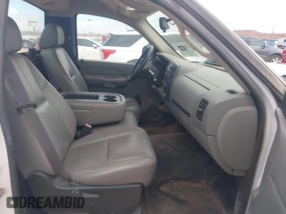 ✅ 2008 Chevrolet Silverado 1500 1LT • VIN: 1GCEC14C58Z246556 • Lot: 41366395. Wystawiony na IAAI z przebiegiem 112 642 mil. Bezpłatny archiwum sprzedaży aukcyjnych z USA i szczegółowy raport historii pojazdu na DreamBid. Zdjęcie 5.