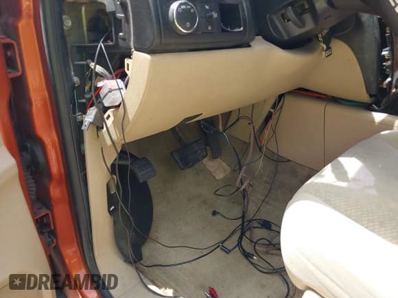 ✅ 2007 Chevrolet Avalanche LTZ • VIN: 3GNEC12037G156692 • Lot: 42654718. Listed on IAAI with 261,918 mi. Free auction sales archive from the USA and detailed vehicle history report at DreamBid. Image 12.