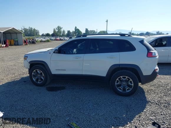 ✅ 2019 Jeep Cherokee Trailhawk • VIN: 1C4PJMBX1KD200443 • Lot: 42455296. Listed on IAAI with 108,645 mi. Free auction sales archive from the USA and detailed vehicle history report at DreamBid. Image 15.
