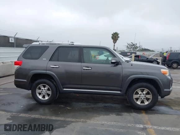 ✅ 2011 Toyota 4Runner Trail • VIN: JTEBU5JR1B5044307 • Lot: 42985368. Listed on IAAI with 136,261 mi. Free auction sales archive from the USA and detailed vehicle history report at DreamBid. Image 12.