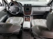 ✅ 2000 Mercedes-Benz M 320/430/500 • VIN: 4JGAB54E5YA202352 • Lot: 73734624. Wystawiony na Copart z przebiegiem 295 895 mil. Bezpłatny archiwum sprzedaży aukcyjnych z USA i szczegółowy raport historii pojazdu na DreamBid. Zdjęcie 8.