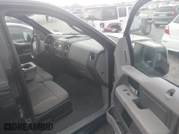 ✅ 2007 Ford F-150 XLT • VIN: 1FTRW12W57KB84718 • Лот: 43786992. Опубликован ранее на IAAI с пробегом 296 214 миль. Бесплатный доступ к архиву аукционных продаж из США и подробный отчёт об истории автомобиля на DreamBid. Изображение 5.