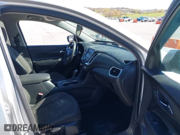 ✅ 2020 Chevrolet Equinox LT • VIN: 3GNAXKEV6LS515704 • Lot: 43634915. Wystawiony na IAAI z przebiegiem 117 672 mil. Bezpłatny archiwum sprzedaży aukcyjnych z USA i szczegółowy raport historii pojazdu na DreamBid. Zdjęcie 5.