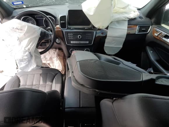 ✅ 2018 Mercedes-Benz GL 450 • VIN: 4JGDF6EE9JA997370 • Lot: 70153693. Listed on Copart with Not provided. Free auction sales archive from the USA and detailed vehicle history report at DreamBid. Image 8.