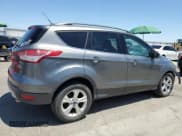 ✅ 2014 Ford Escape SE • VIN: 1FMCU0GX0EUD38384 • Lot: 63342715. Wystawiony na Copart z przebiegiem 121 319 mil. Bezpłatny archiwum sprzedaży aukcyjnych z USA i szczegółowy raport historii pojazdu na DreamBid. Zdjęcie 3.
