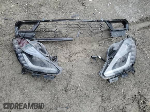 2015 Chevrolet Corvette Z06 3LZ z VIN 1G1YU2D67F5604702, wystawiony jako Copart lot #85087794 z przebiegiem 46 386 mil mil oraz Szkoda całkowita • Salvage title. Historia ofert i sprzedaży dostępna na DreamBid. Obrazek 12.