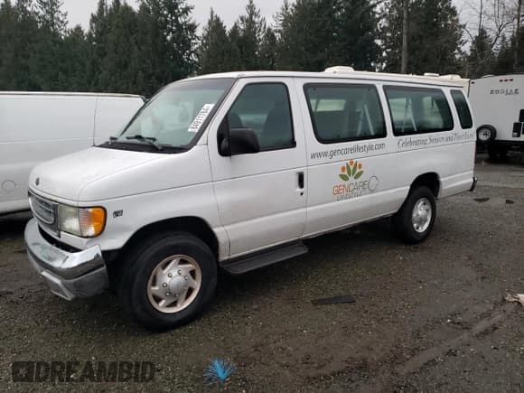 ✅ 2002 Ford Econoline Passenger XL • VIN: 1FBSS31L82HA61523 • Лот: 84911784. Опубликован ранее на Copart с пробегом 71 107 миль. Бесплатный доступ к архиву аукционных продаж из США и подробный отчёт об истории автомобиля на DreamBid. Изображение 1.