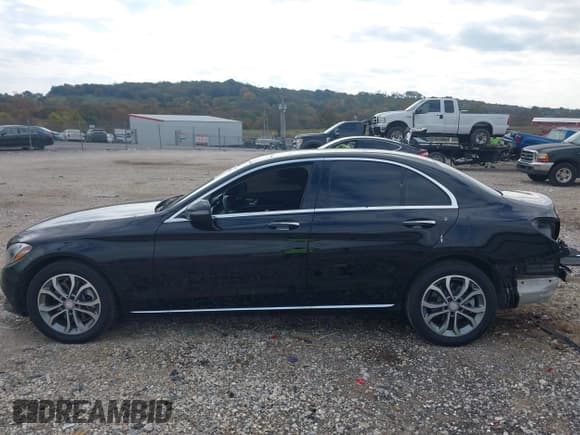 ✅ 2017 Mercedes-Benz C 300 • VIN: 55SWF4KB2HU201005 • Lot: 43624411. Listed on IAAI with 48,598 mi. Free auction sales archive from the USA and detailed vehicle history report at DreamBid. Image 15.