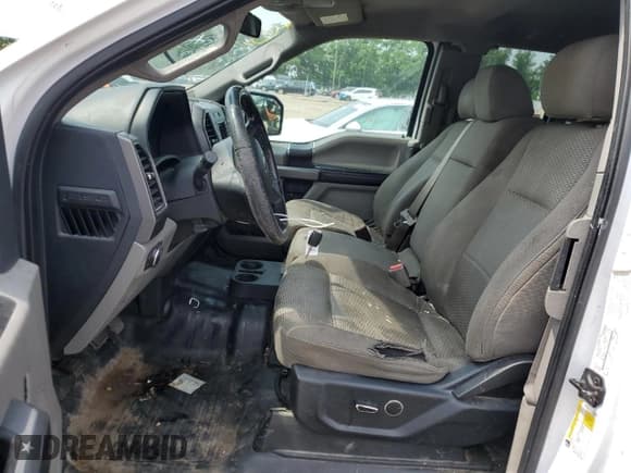 ✅ 2017 Ford F-150 XL • VIN: 1FTFX1EG8HKD04694 • Lot: 60761525. Listed on Copart with 218,801 mi. Free auction sales archive from the USA and detailed vehicle history report at DreamBid. Image 7.