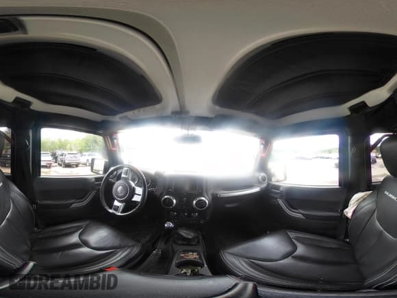 ✅ 2016 Jeep Wrangler Unlimited Rubicon • VIN: 1C4HJWFG6GL346862 • Lot: 42441610. Wystawiony na IAAI z przebiegiem 94 227 mil. Bezpłatny archiwum sprzedaży aukcyjnych z USA i szczegółowy raport historii pojazdu na DreamBid. Zdjęcie 18.