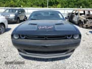 ✅ 2017 Dodge Challenger SXT • VIN: 2C3CDZAG4HH561377 • Lot: 58806524. Wystawiony na Copart z przebiegiem 106 719 mil. Bezpłatny archiwum sprzedaży aukcyjnych z USA i szczegółowy raport historii pojazdu na DreamBid. Zdjęcie 5.