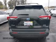 ✅ 2024 Toyota RAV4 Hybrid XLE Premium • VIN: 4T3B6RFV6RU159449 • Lot: 42180580. Wystawiony na IAAI z przebiegiem 17 930 mil. Bezpłatny archiwum sprzedaży aukcyjnych z USA i szczegółowy raport historii pojazdu na DreamBid. Zdjęcie 16.