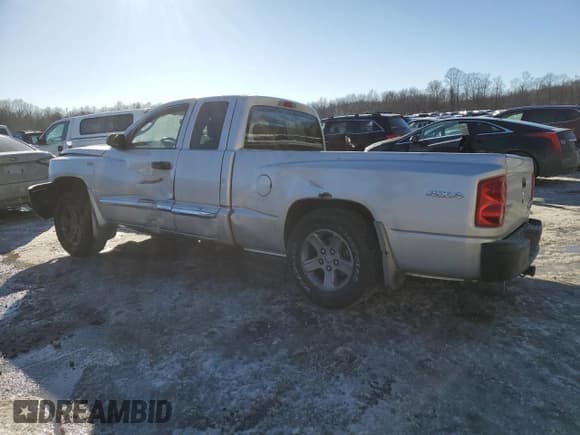 ✅ 2011 Ram Dakota Big Horn • VIN: 1D7RW3BP9BS533110 • Lot: 42322155. Listed on Copart with 183,951 mi. Free auction sales archive from the USA and detailed vehicle history report at DreamBid. Image 2.
