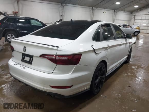 ✅ 2020 Volkswagen Jetta S • VIN: 3VW6T7BUXLM039056 • Lot: 41543631. Wystawiony na IAAI z przebiegiem 63 173 mil. Bezpłatny archiwum sprzedaży aukcyjnych z USA i szczegółowy raport historii pojazdu na DreamBid. Zdjęcie 4.